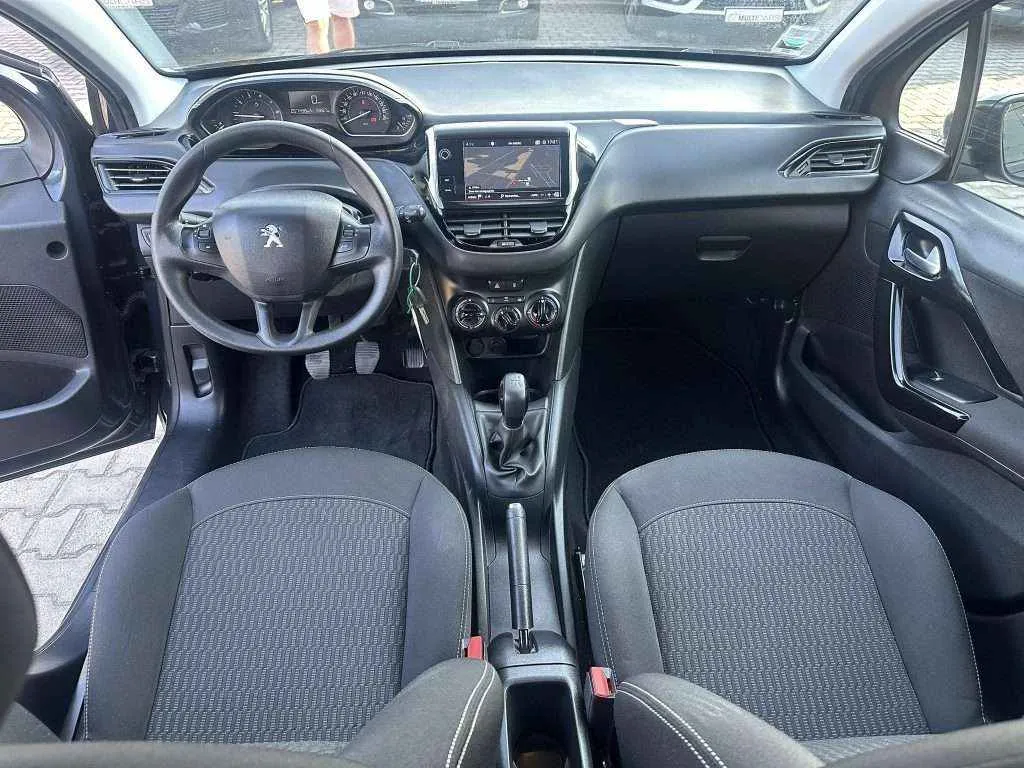 PEUGEOT 208 - 1.2 PureTech - 2017г.