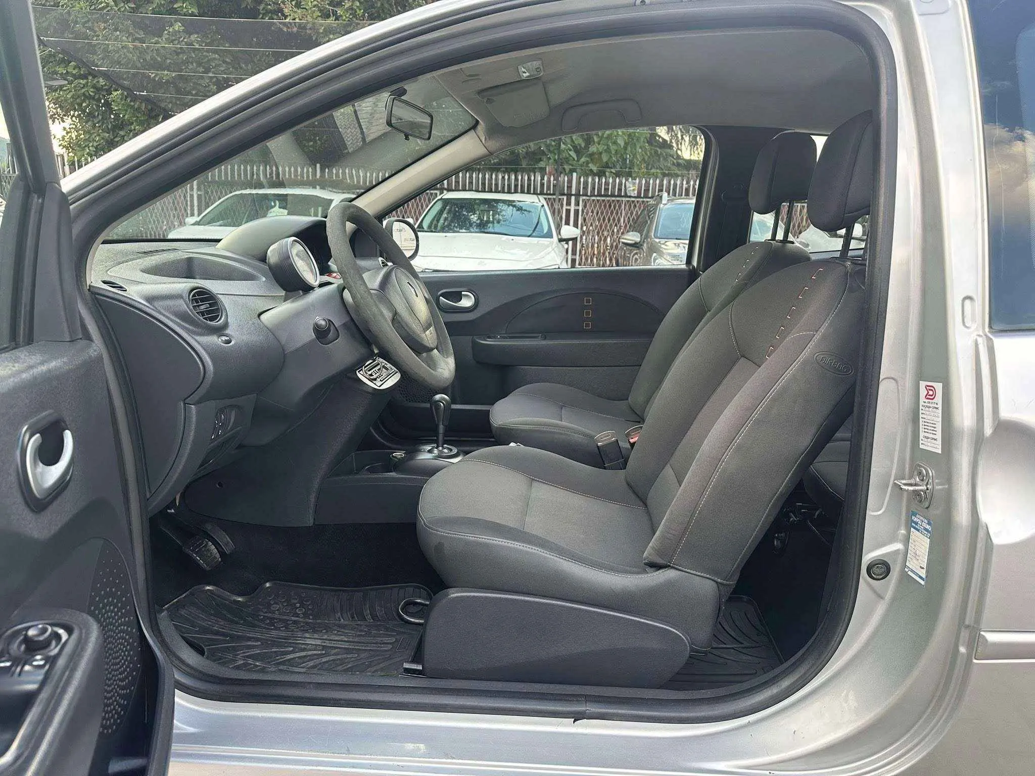 RENAULT TWINGO Avtomatik - 1.2 - 2010г.