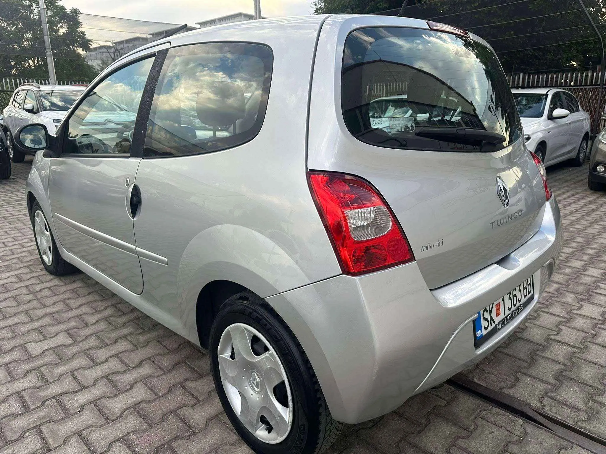 RENAULT TWINGO Avtomatik - 1.2 - 2010г.