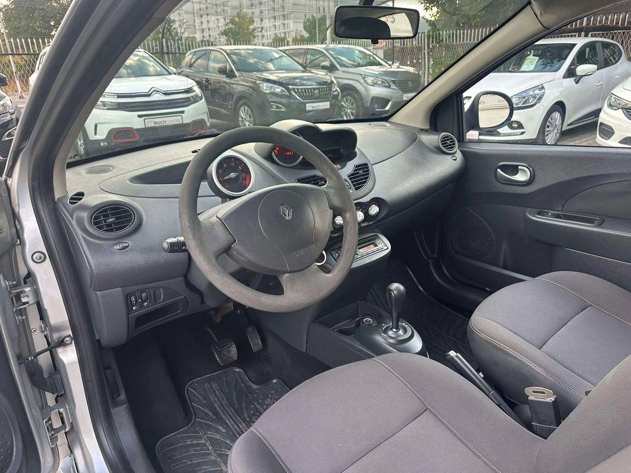 RENAULT TWINGO Avtomatik - 1.2 - 2010г.