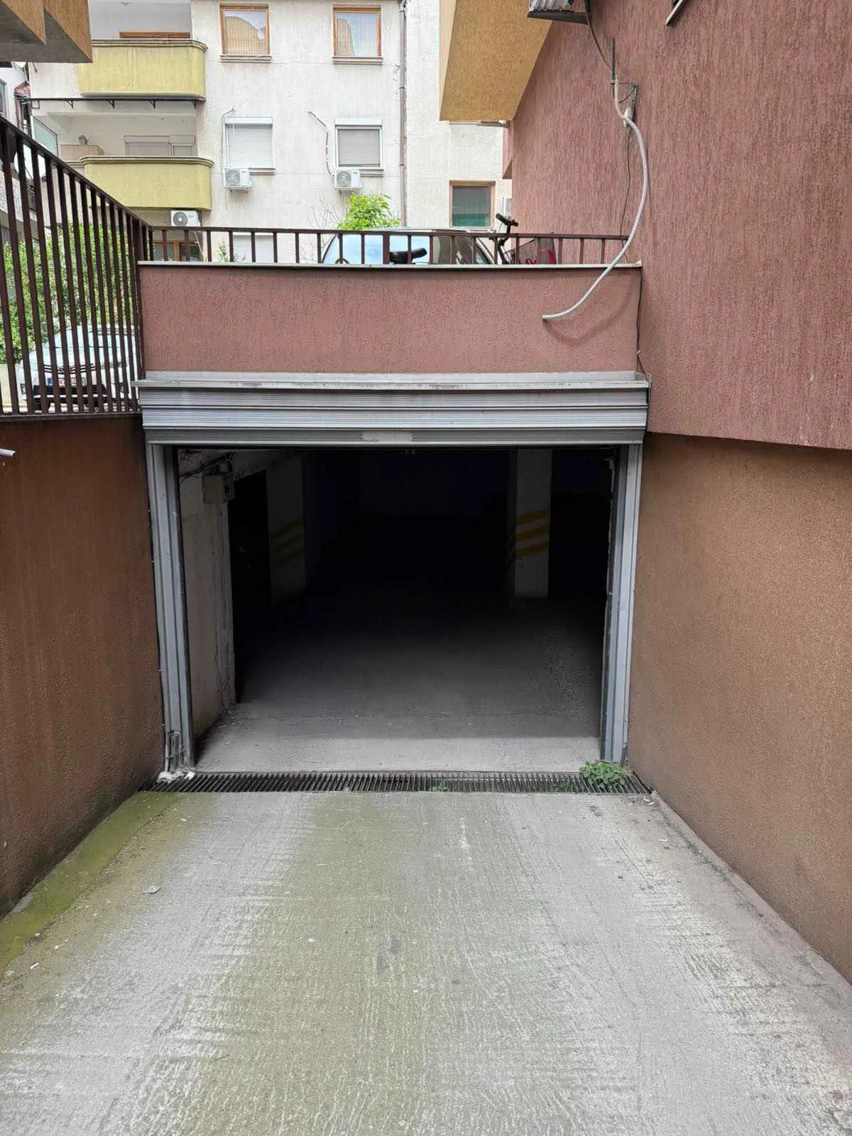 Подземно паркинг место