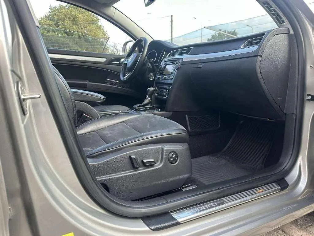 SKODA SUPERB - 2.0 TDI (DSG) - 2014г.