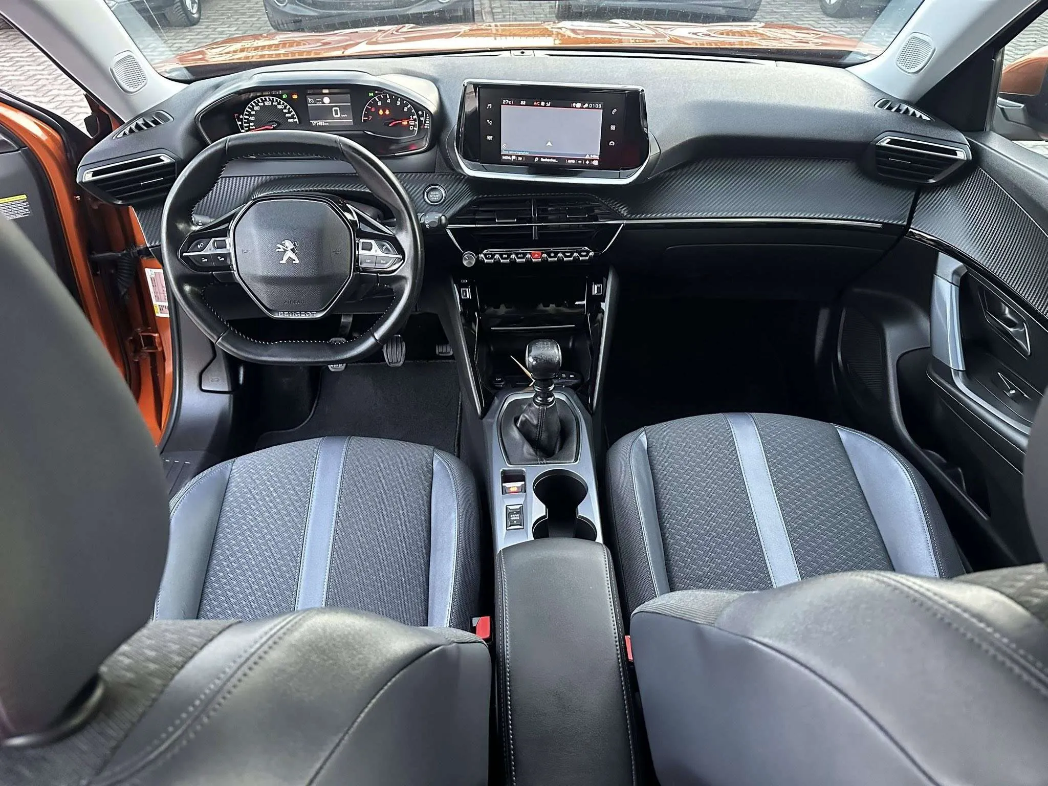 PEUGEOT 2008 Allure - 1.5 Blue-HDI - 2020г