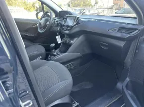 PEUGEOT 208 - 1.2 PureTech - 2017г.