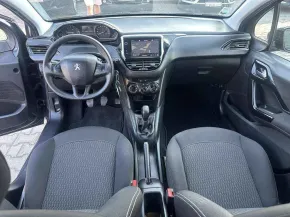 PEUGEOT 208 - 1.2 PureTech - 2017г.