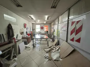 Деловен простор со хала