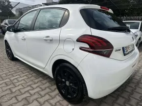 PEUGEOT 208 - 1.2i - 2019г.